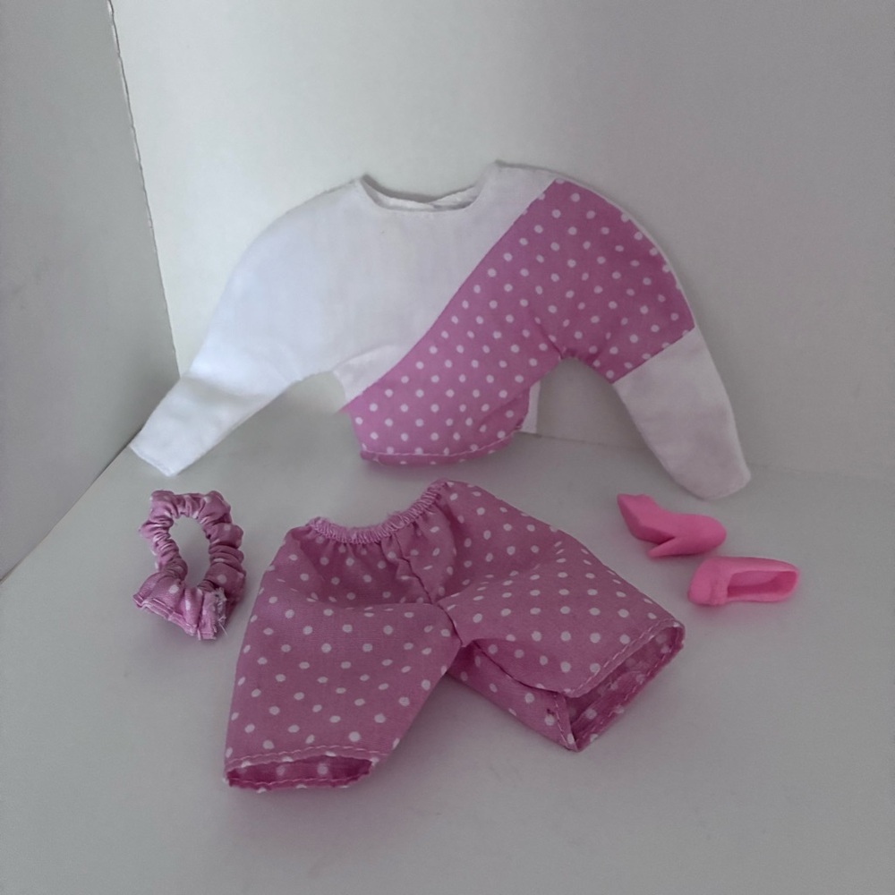 Vintage BARBIE Clothes: My First Barbie: Easy On Fashions, 
90’s Shorts Set